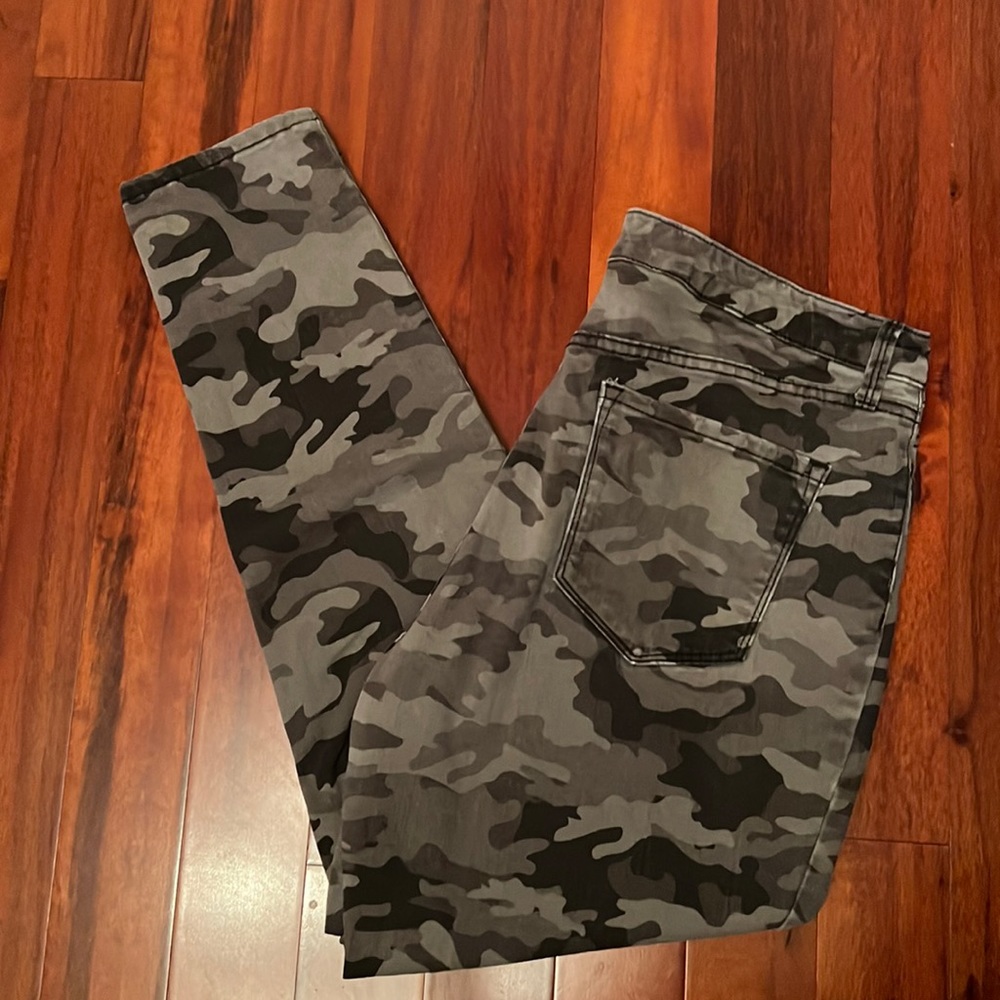 Nine West - Camo Pant